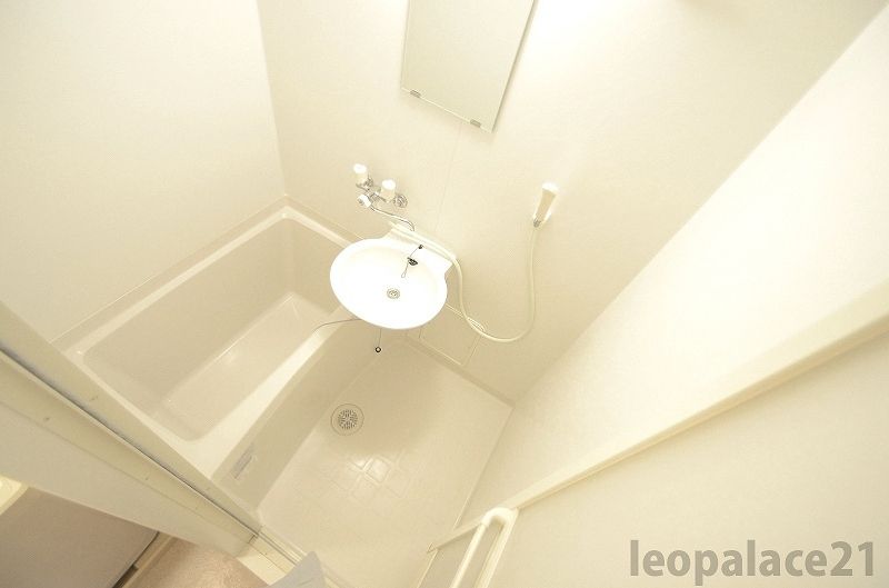 leopalace Granvia Higashi Kusatsu Bathroom