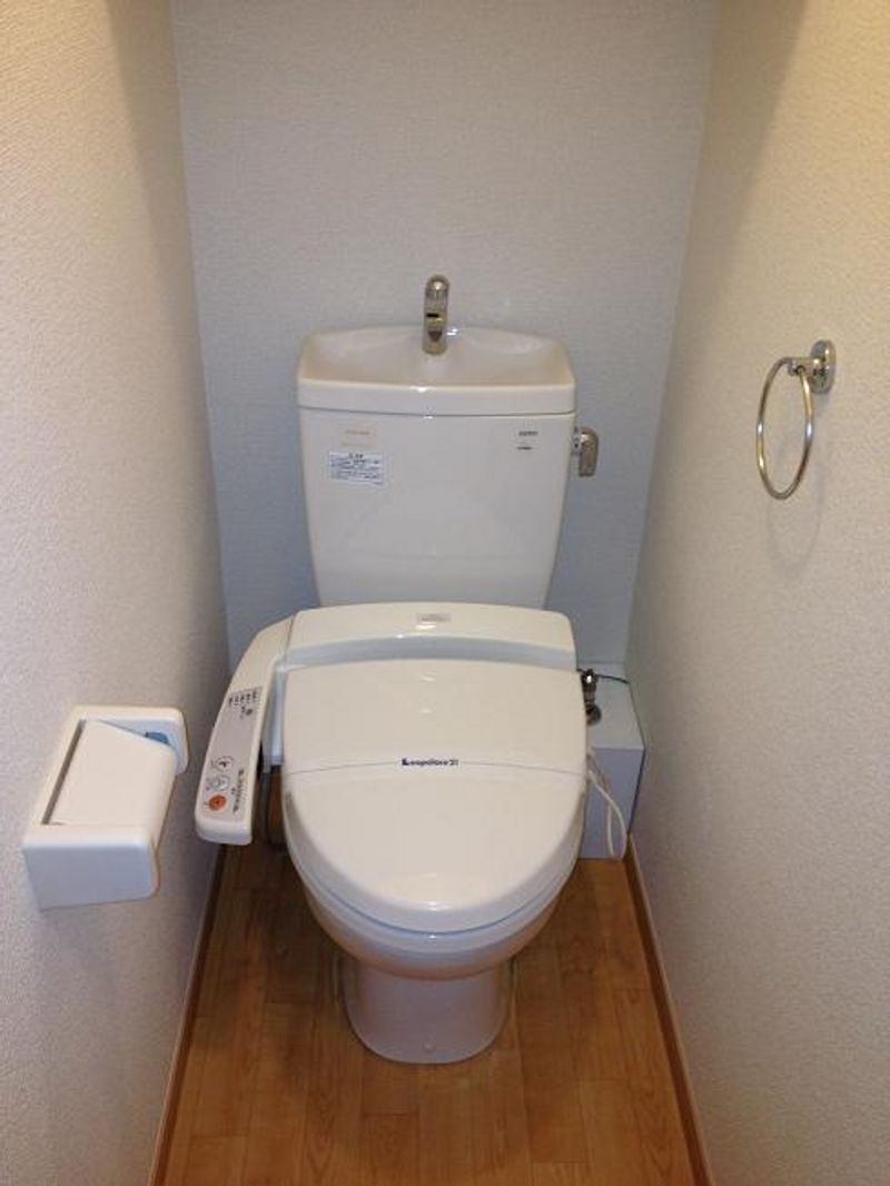 レオパレスアルファード トイレ
