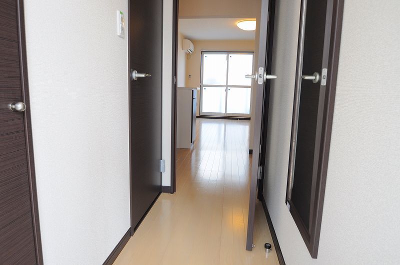 レオネクスト徳常 玄関