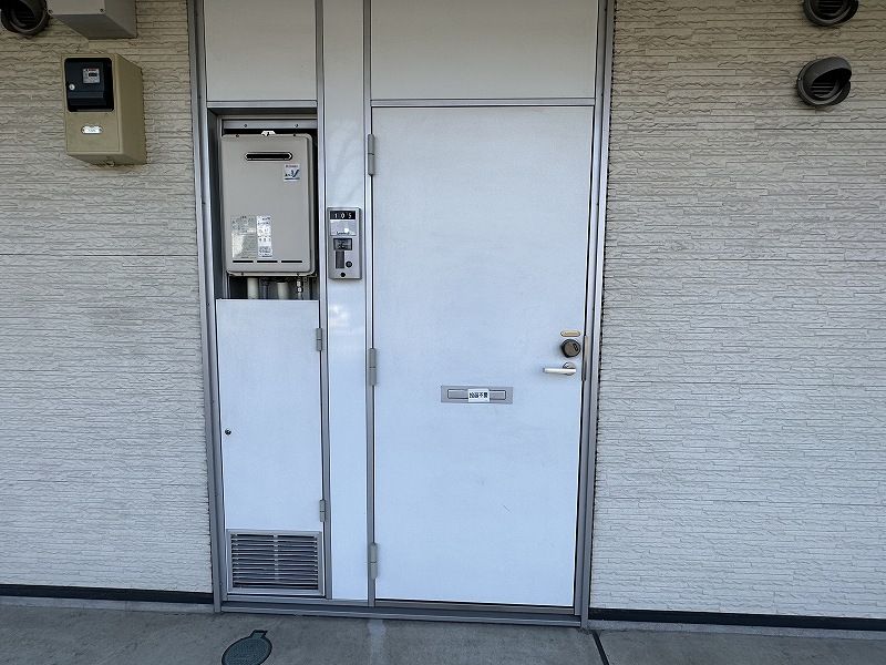 レオパレスシエル　エトワール 玄関