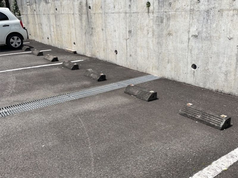レオパレスＩＳＥＹＡ 駐車場