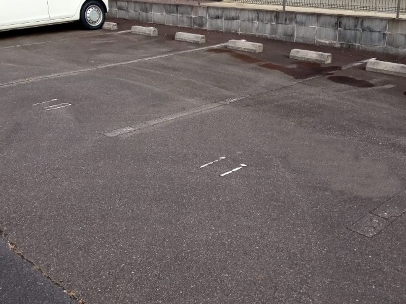 レオパレスＭ 駐車場