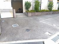 レオパレスタウンコート上ノ丸 エントランス
