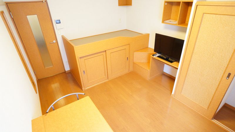 レオパレス海咲 居間