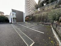 レオパレス御本丸弐番館 駐車場