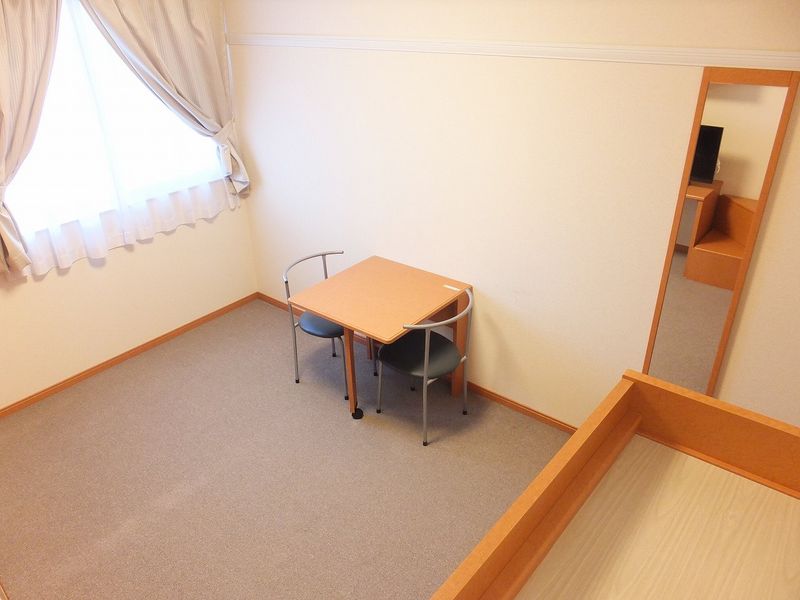 レオパレス富竹 居間