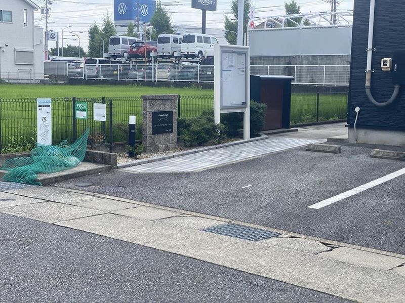 レオパレスプチクローバー エントランス