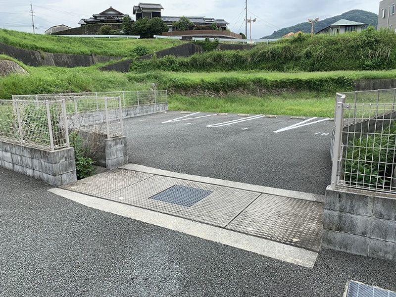 レオネクストエスポワールＴ　Ⅵ 駐車場