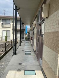 レオパレスメゾン野津３ エントランス