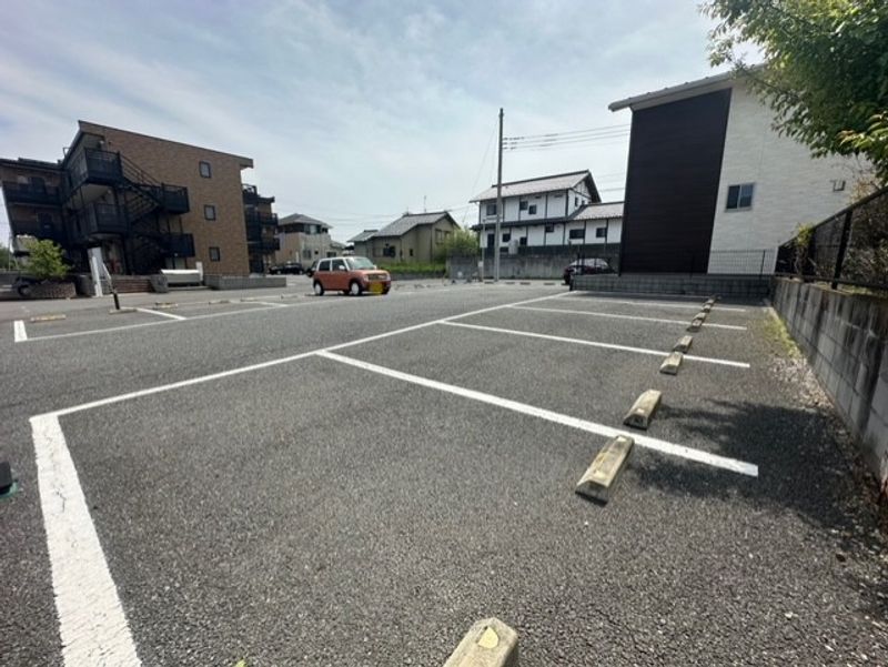レオネクストオルフェーヴル 駐車場