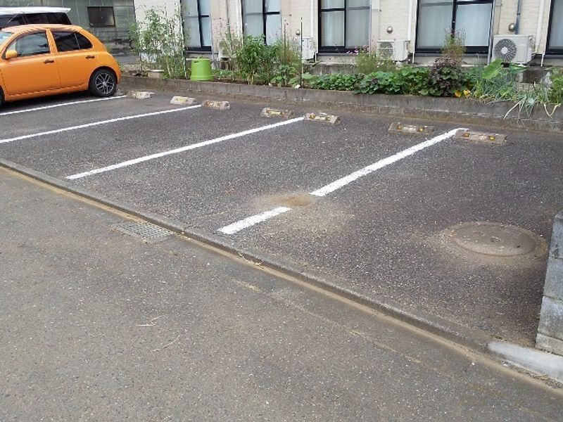レオパレス綾部 駐車場