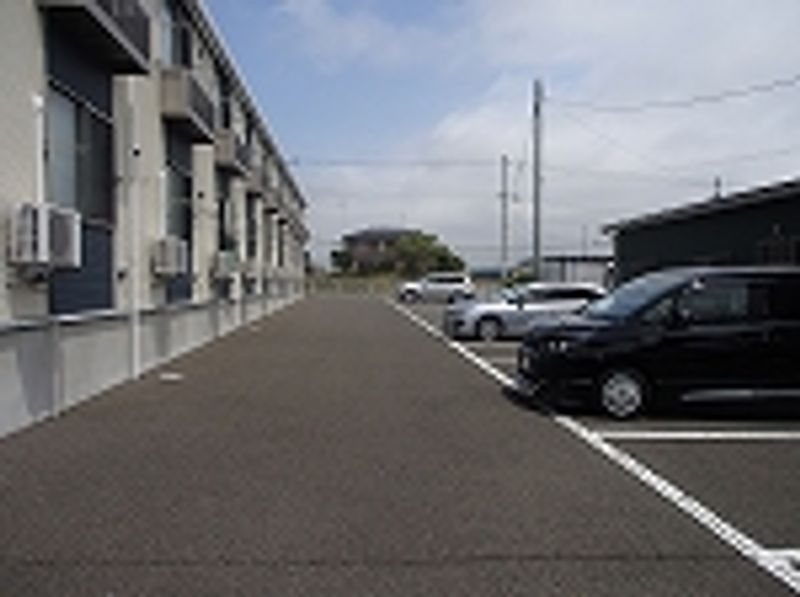 レオネクスト冠　リバー 駐車場