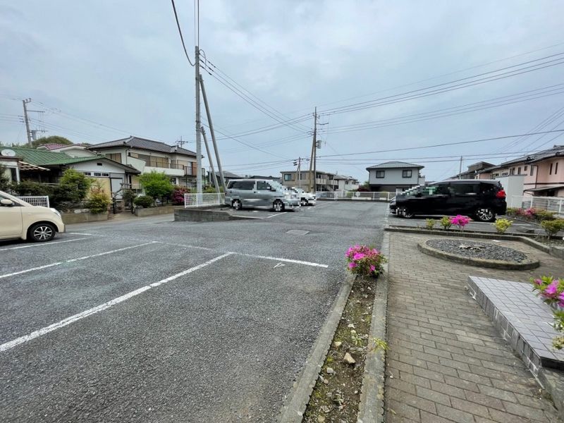 レオパレスクリアー 駐車場