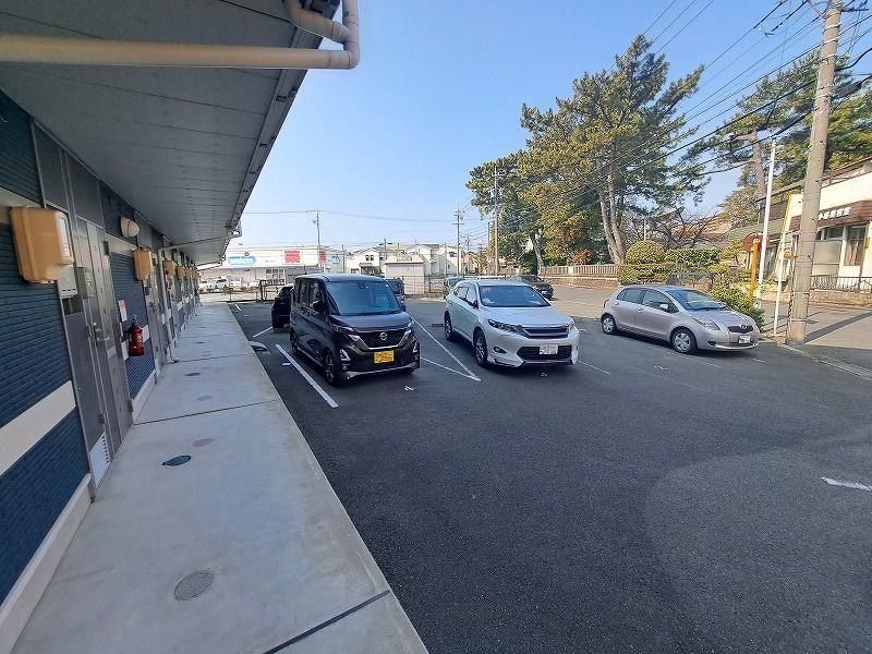 レオネクストＯＡＳＩＳ花中 駐車場
