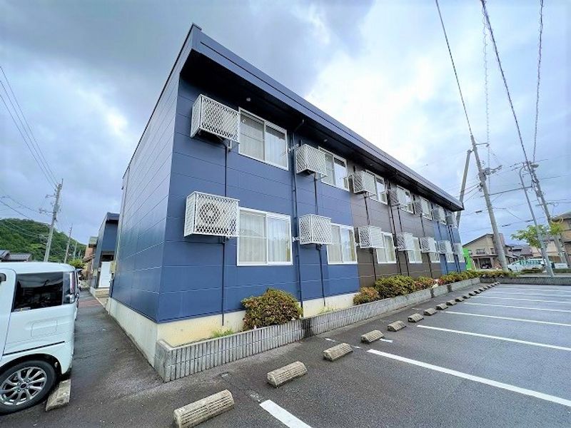 レオパレス観音寺弐番館 駐車場