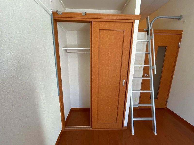レオパレスフォレスト 収納