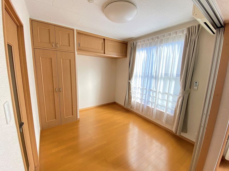 レオパレスサンハイ 居間