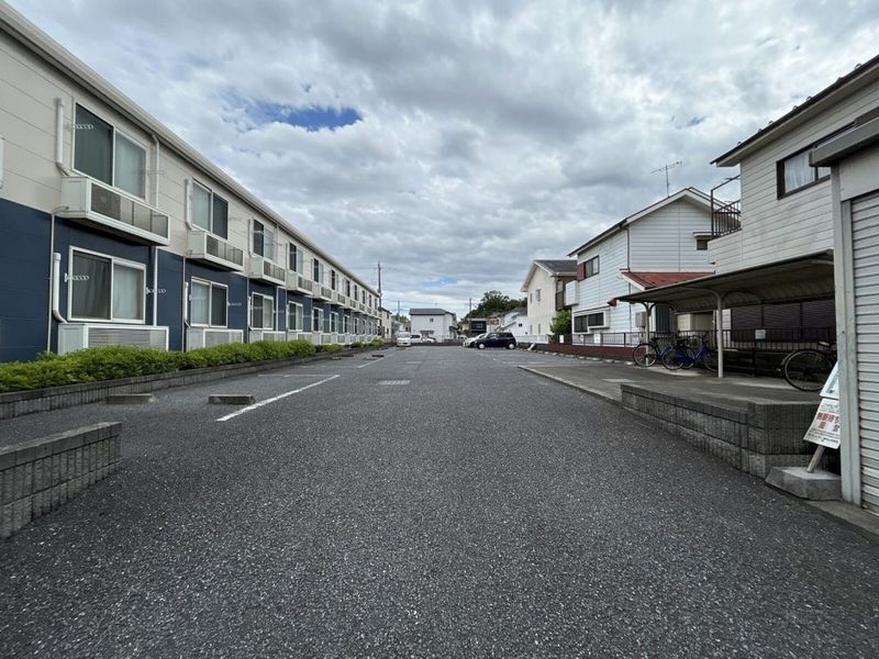レオパレス寿 駐車場