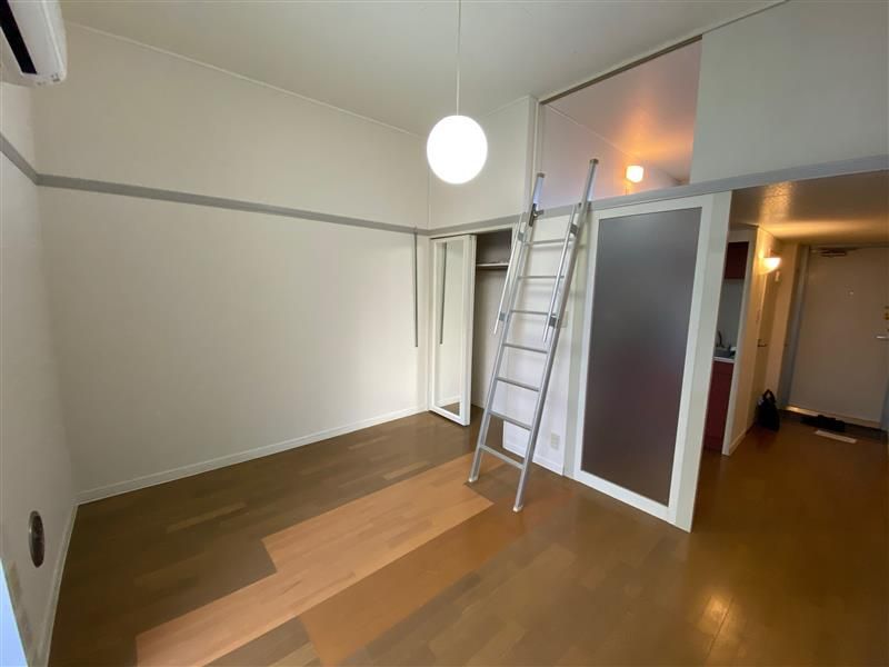 レオパレス豊南 居間