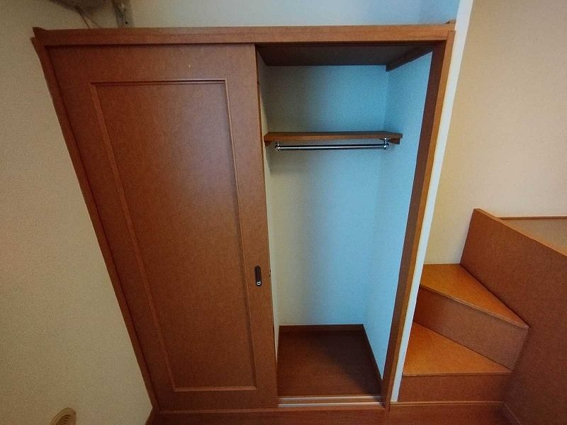レオパレスグリーンリバー２ 収納