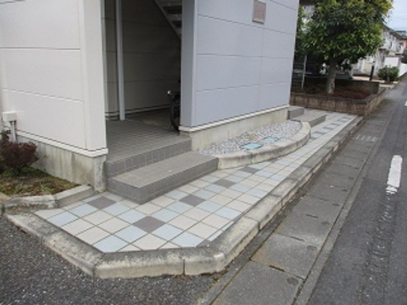 レオパレスゆうき弐番館 エントランス