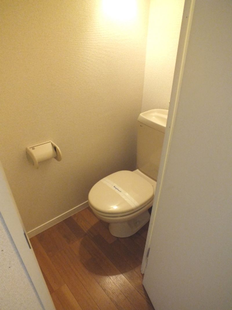 レオパレスカーネル トイレ