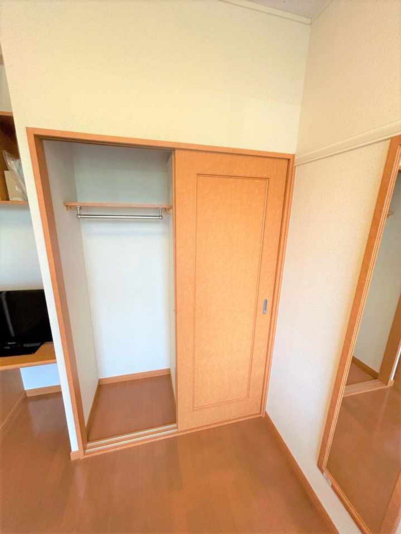 レオパレスノースヒル 収納