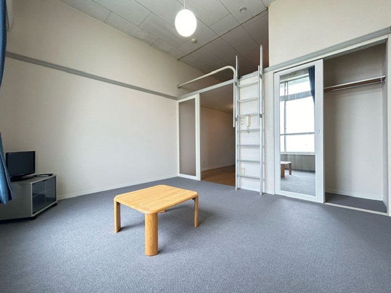 レオパレスグリチネ 居間