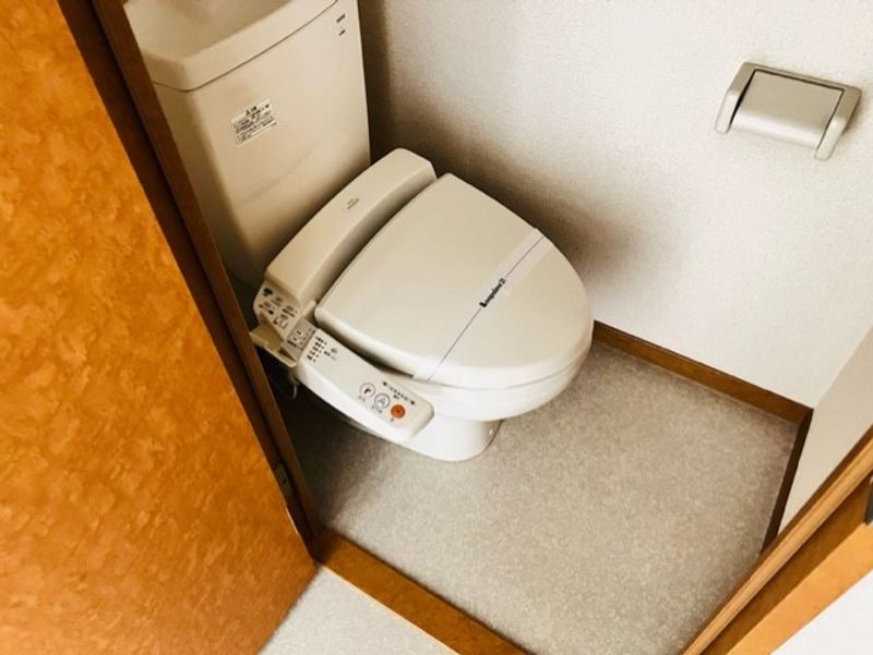 レオパレスチェリーナハウス トイレ