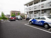 レオパレスエポカ１ 駐車場