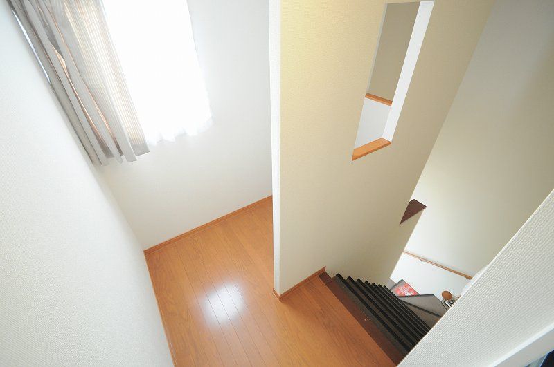 レオパレスセラヴィ 玄関