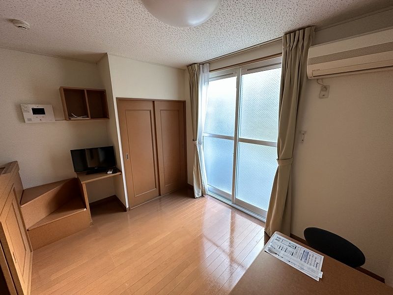 レオパレス御本丸弐番館 寝室