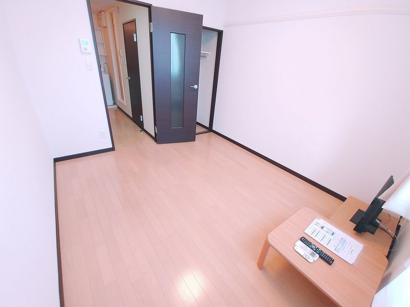 レオネクストＳＵＮ西河原 居間