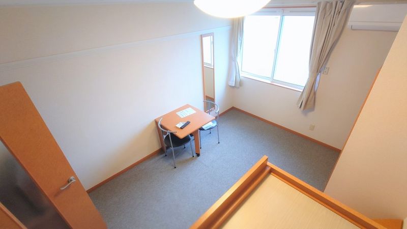 レオパレスメイプル 居間