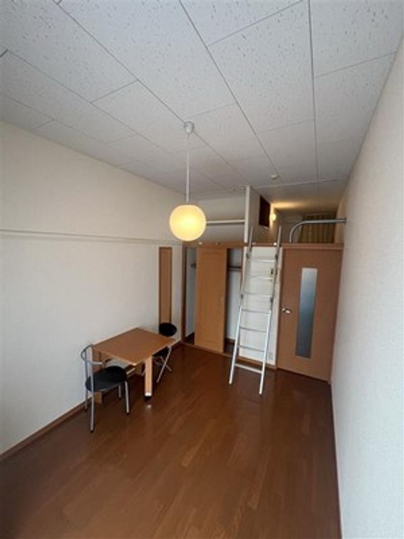 レオパレスルースト