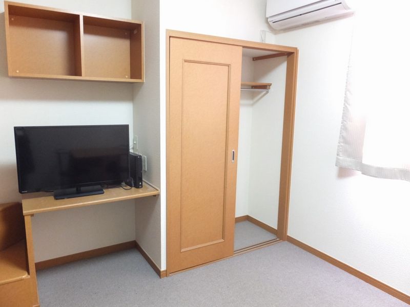 レオパレス水際邸 収納