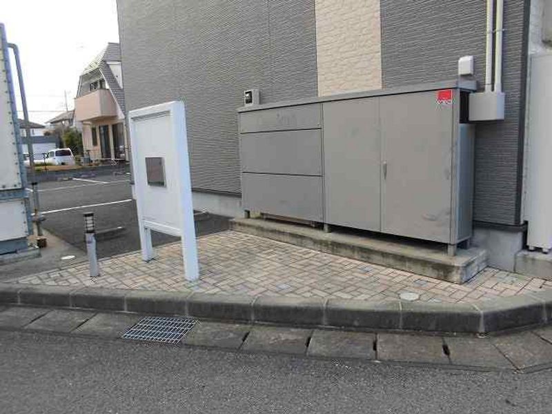レオパレスユノ エントランス