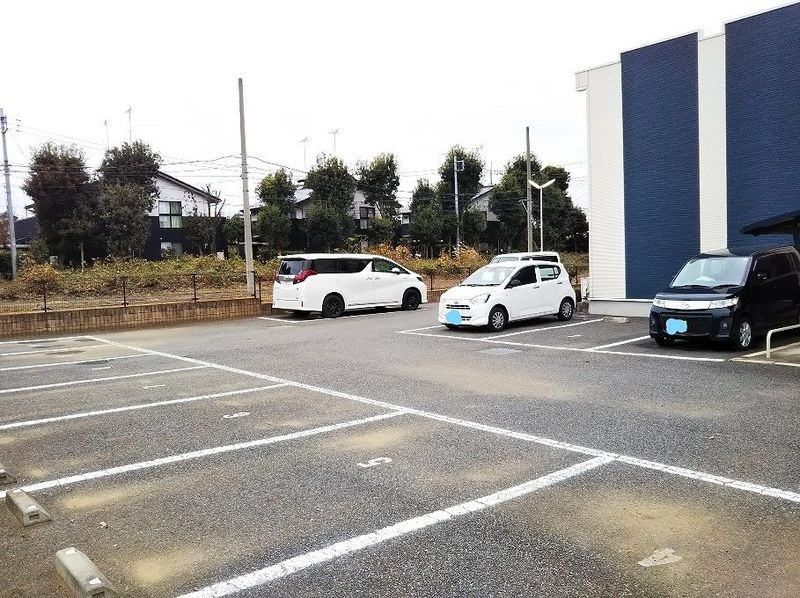 レオネクストＫｏｕｙａ 駐車場