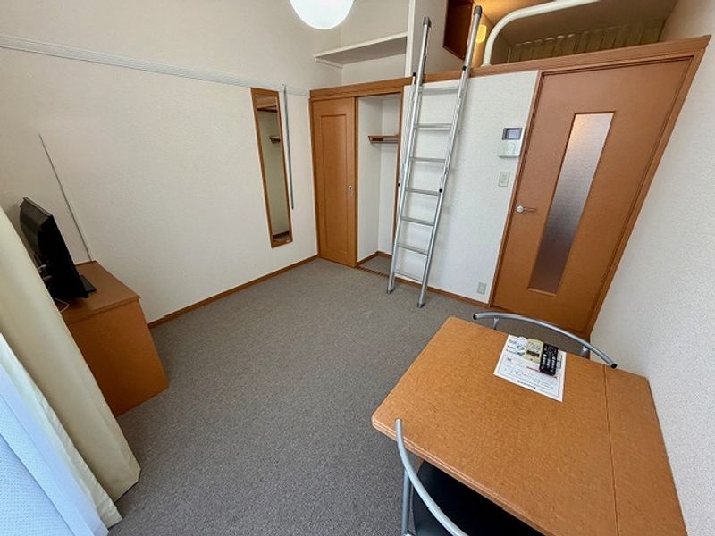 レオパレスＦｌｏｒＴａｉｌ 居間