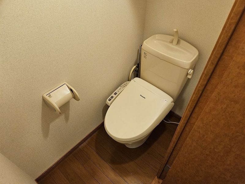 レオパレスリバーサイドタイラ トイレ