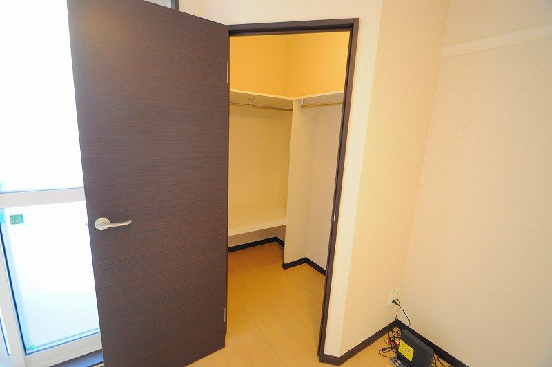 レオネクストエイザ 収納