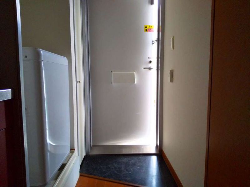 レオパレス上福岡 玄関