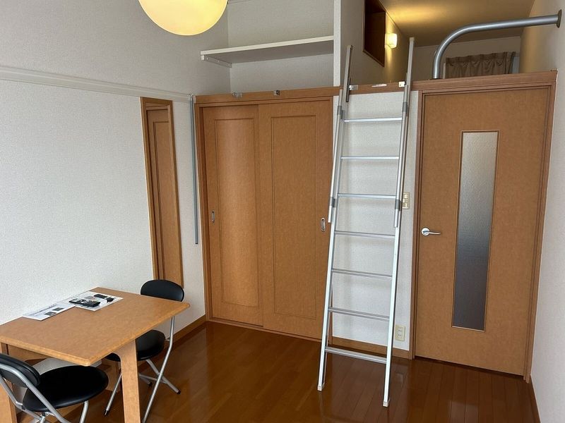 レオパレスラーク 居間
