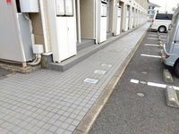 レオパレスレオーノ エントランス