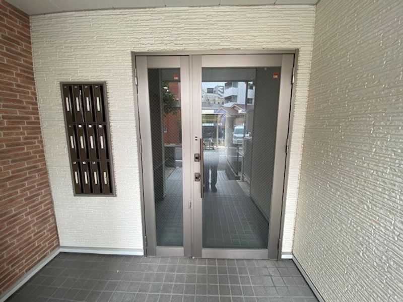 レオパレスサニーウェル　新井 エントランス