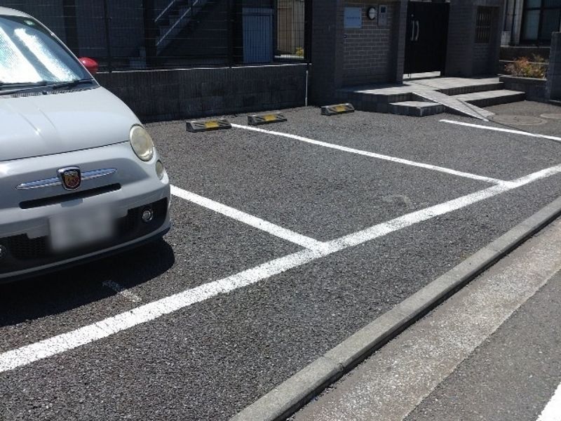 レオパレスグレイスＳＨＩＮＯⅢ 駐車場