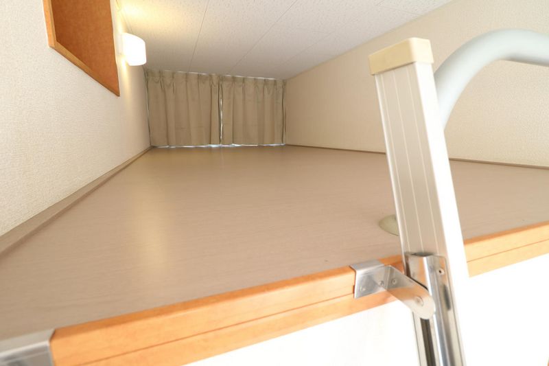 レオパレスタウンディ 収納