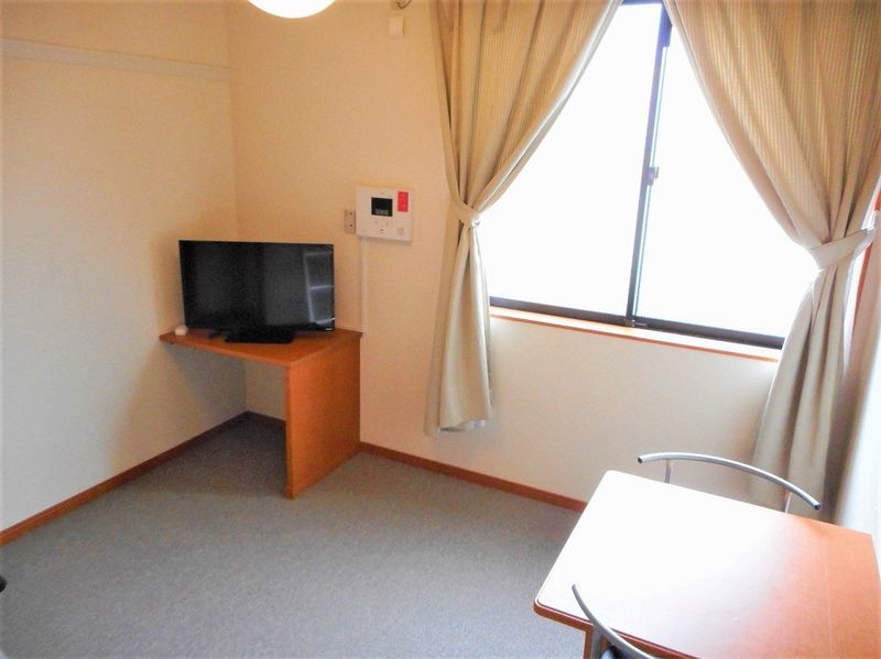 レオパレスブルースカイⅡ 居間