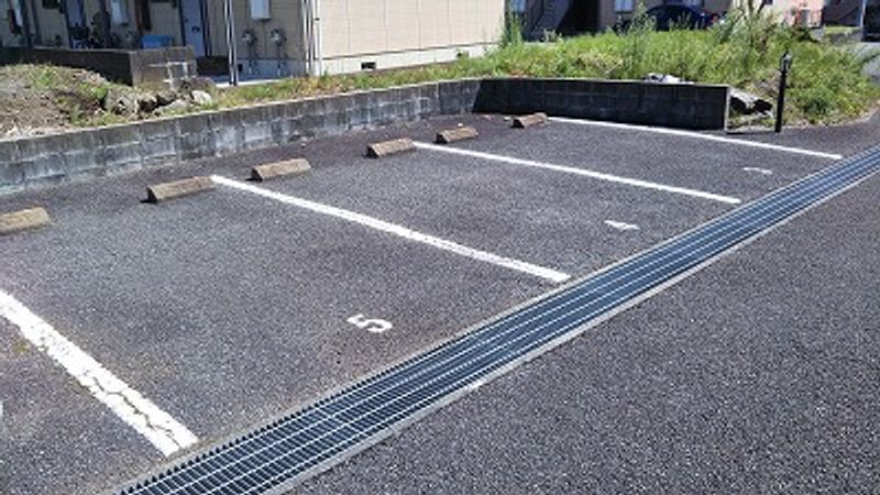 レオパレスオールワン 駐車場