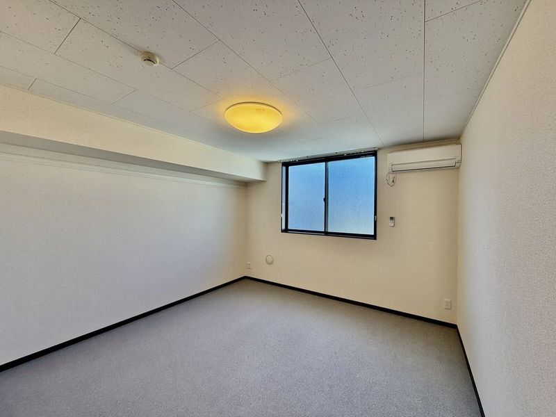 レオネクストアネックス小泉 居間